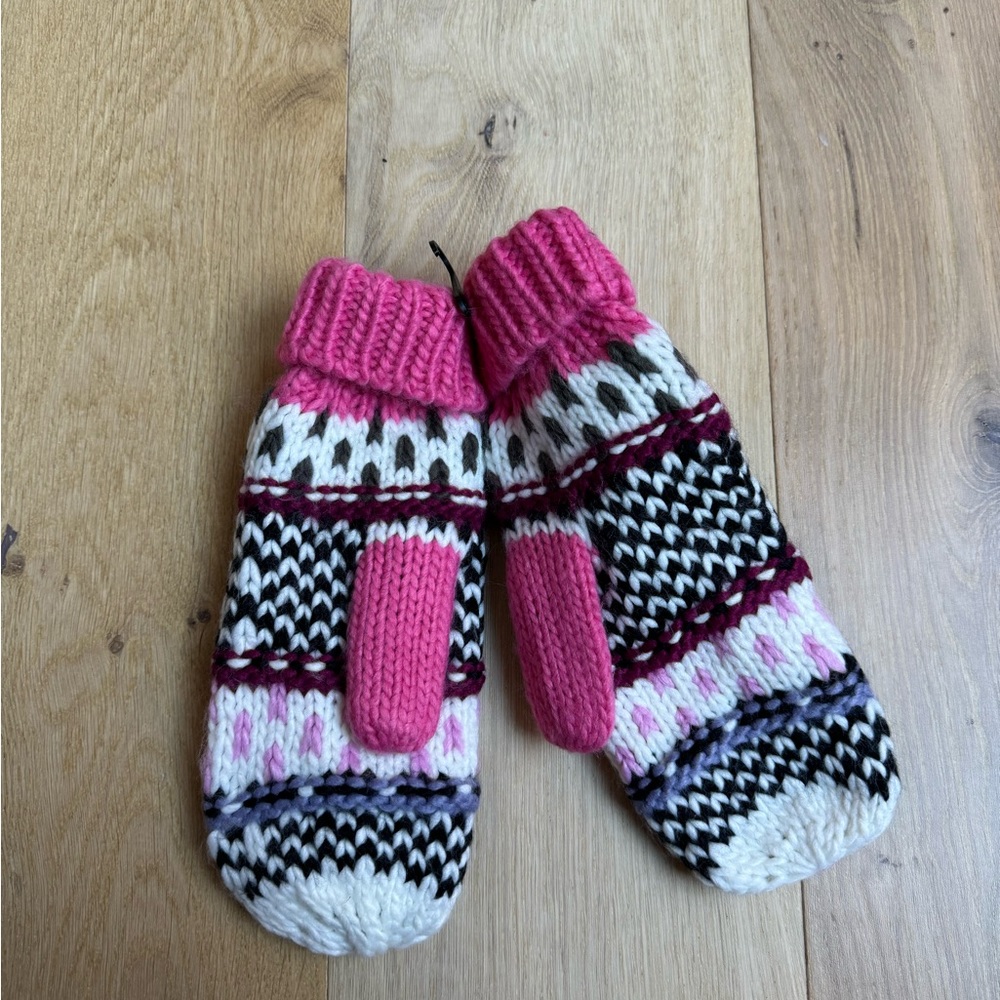 Mitten - Picture 4 of 4